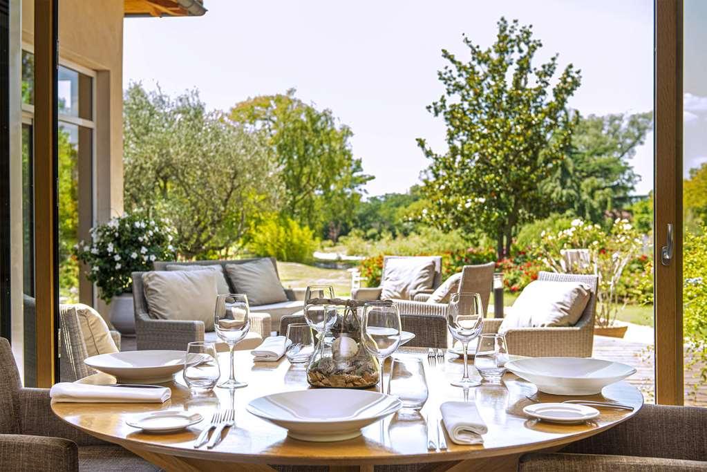 Chateau De Massillan Uchaux Ristorante foto
