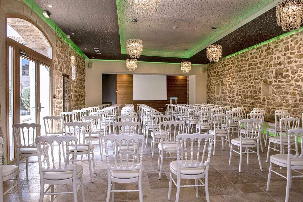 Chateau De Massillan Uchaux Servizi foto
