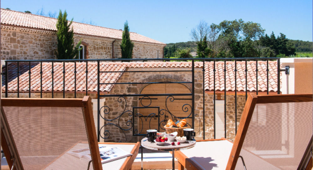 Chateau De Massillan Uchaux Esterno foto